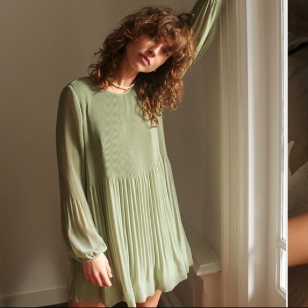 Aritzia Wilfred Daydreamer mini dress XS sage frost green